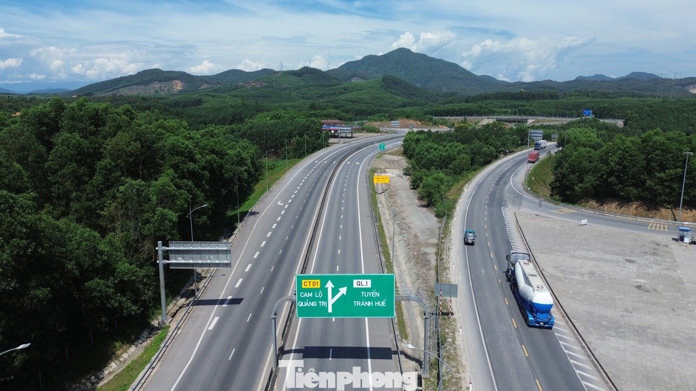 Cao tốc Cam Lộ - La Sơn. Ảnh: Ngọc Văn. cao-toc-cam-lo-la-son-2.jpg