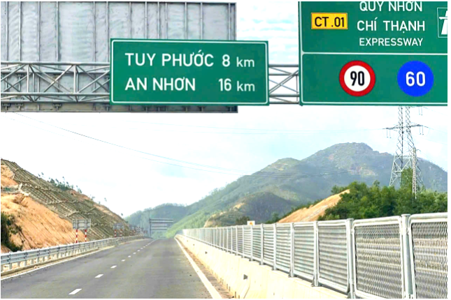Chỉ ít ngày nữa, chính thức khai thác sử dụng cao tốc 15.000 tỷ đi qua 2 tỉnh rộng lớn bậc nhất Việt Nam- Ảnh 1. Chỉ ít ngày nữa, chính thức khai thác sử dụng cao tốc 15.000 tỷ đi qua 2 tỉnh rộng lớn bậc nhất Việt Nam- Ảnh 1.