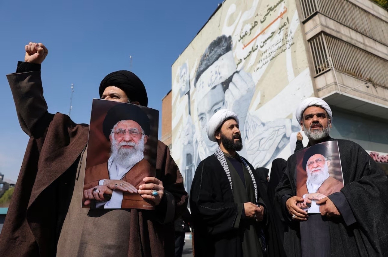 Đám đông tập trung ở Tehran ngày 6/3 để phản đối Mỹ và Iran. (Ảnh: Reuters) img-0254.jpg
