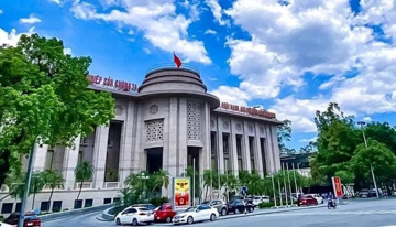 NHNN bơm ròng hơn 4.000 tỷ đồng, lãi suất qua đêm dưới 5%