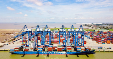 Xung đột Trung Đông đẩy chi phí đường sắt, hàng không và logistics tăng