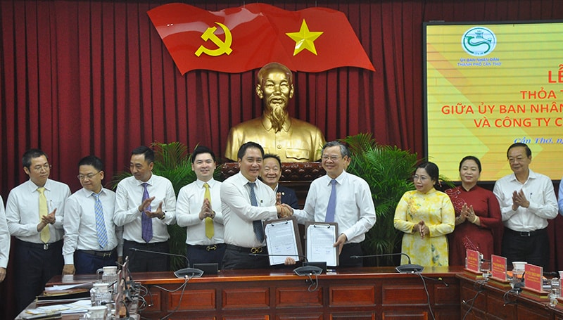 Hình ảnh tại lễ ký kết. Nguồn ảnh: Báo Cần Thơ Hình ảnh tại lễ ký kết. Nguồn ảnh: Báo Cần Thơ