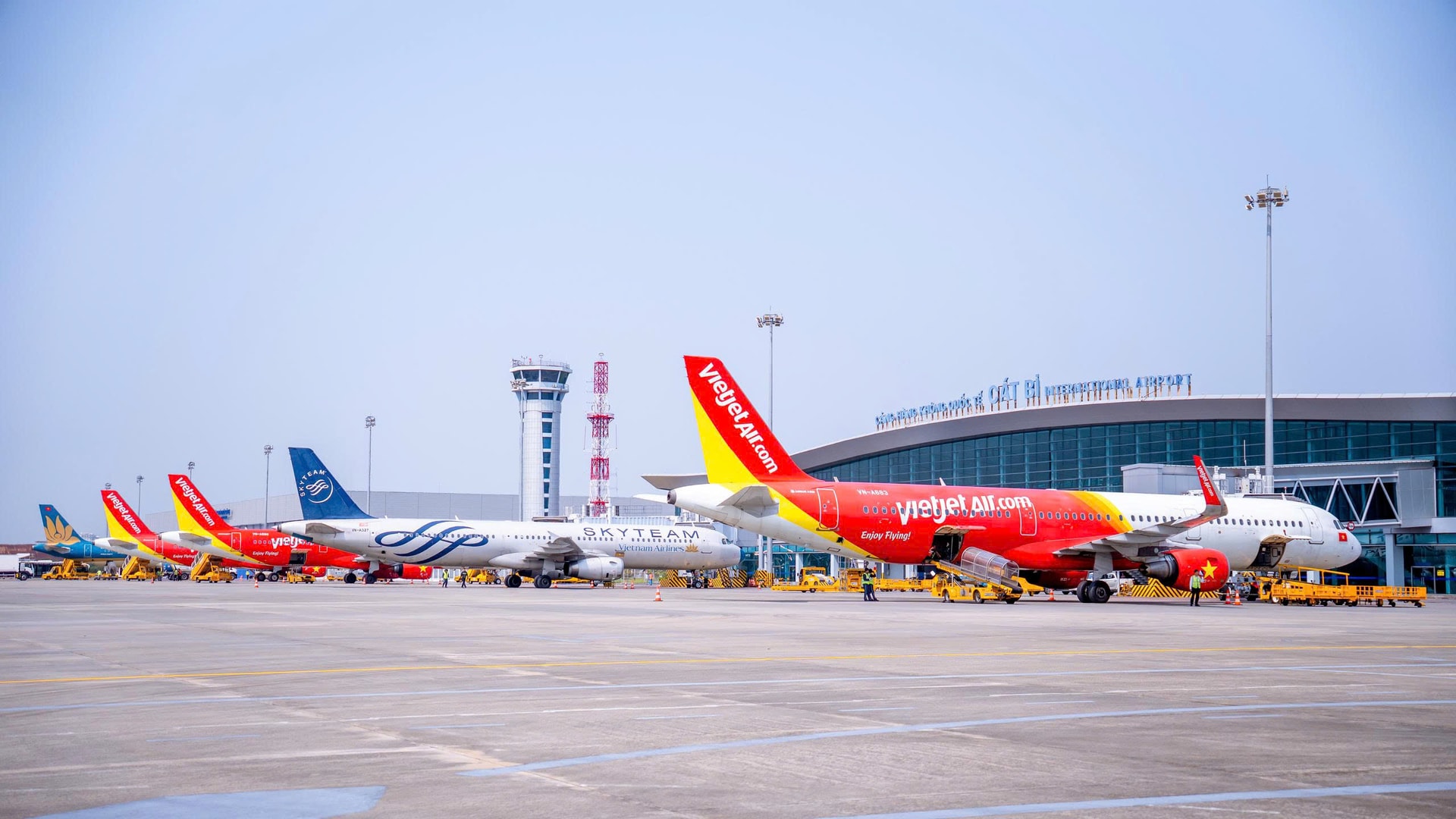 Hàng không Việt Nam vừa ghi nhận dấu ấn chưa từng có: 2 sân bay được vinh danh ở hạng mục an toàn khai thác mặt đất theo chuẩn quốc tế- Ảnh 2. Hàng không Việt Nam vừa ghi nhận dấu ấn chưa từng có: 2 sân bay được vinh danh ở hạng mục an toàn khai thác mặt đất theo chuẩn quốc tế- Ảnh 2.