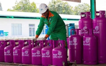 Kỷ lục: Người dân phải trả hơn 660.000 đồng để mua một bình gas từ hôm nay