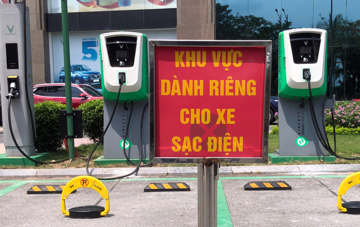 VinFast và V-Green áp đảo thị trường trạm sạc, loạt đối thủ FDI bắt đầu nhập cuộc nhưng vướng cơ chế