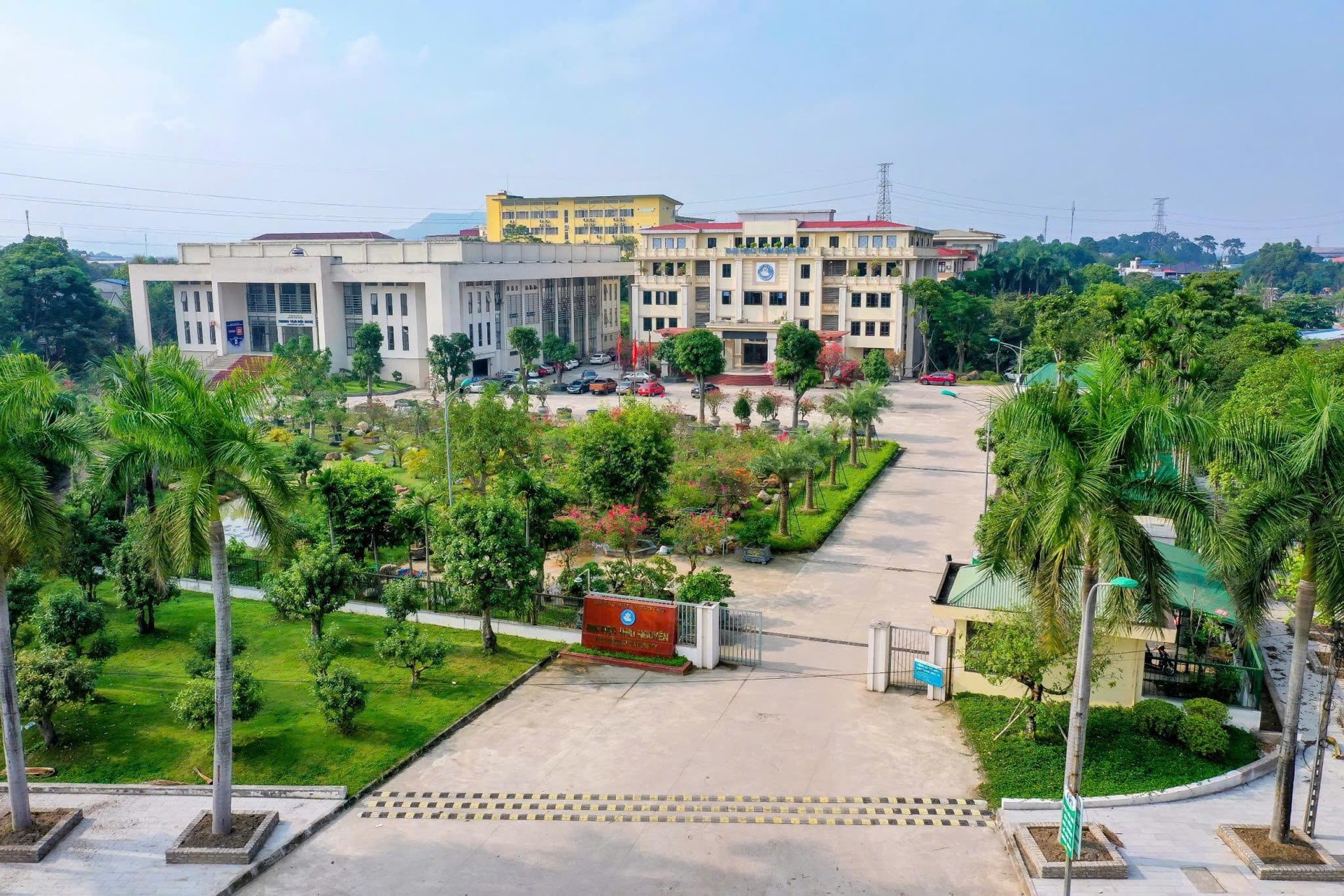 daihocthainguyen_1775028408.jpg