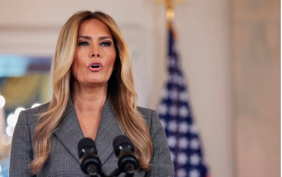 Đệ nhất phu nhân Mỹ Melania Trump. (Ảnh: Reuters) Đệ nhất phu nhân Mỹ có phát biểu đặc biệt về vụ Epstein - Ảnh 1.