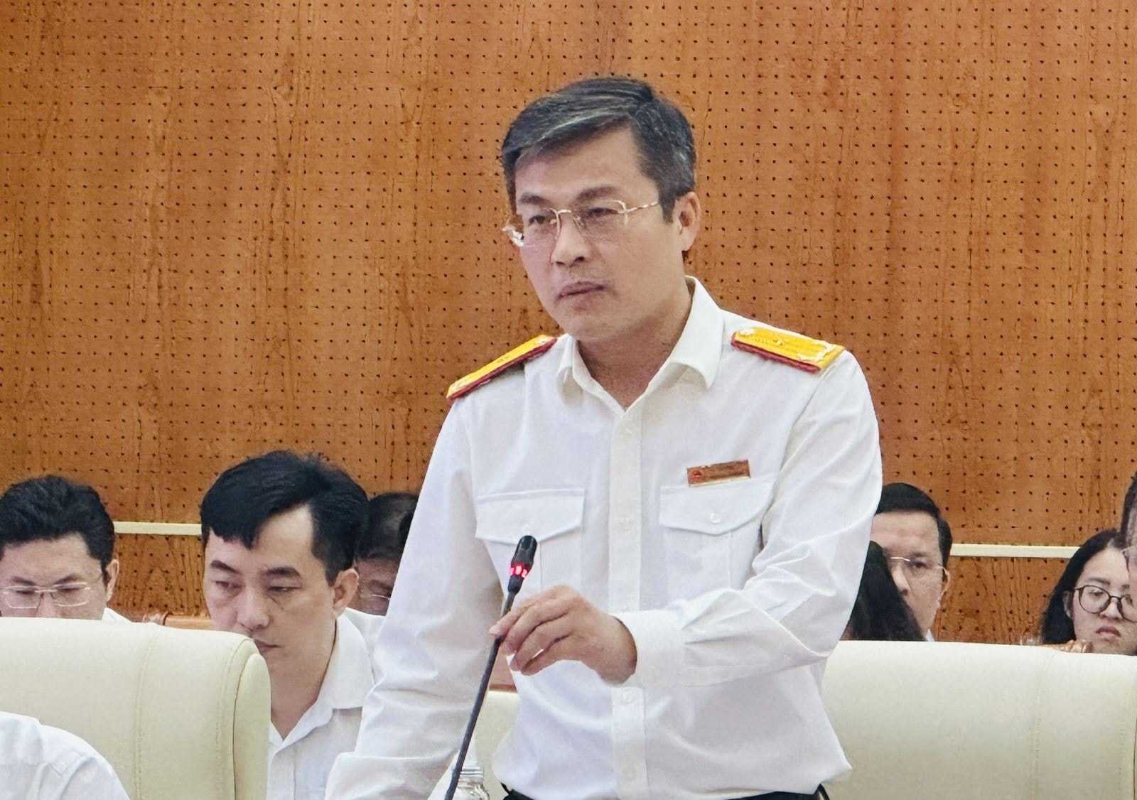 anhlong.jpg
