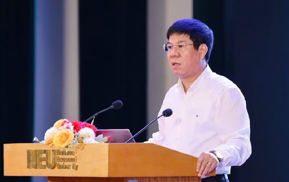 Ông Huỳnh Văn Chương, Cục trưởng Cục quản lý chất lượng (Bộ GD&ĐT) Bộ GD&ĐT thử nghiệm thi tốt nghiệp THPT trên máy tính - Ảnh 2.