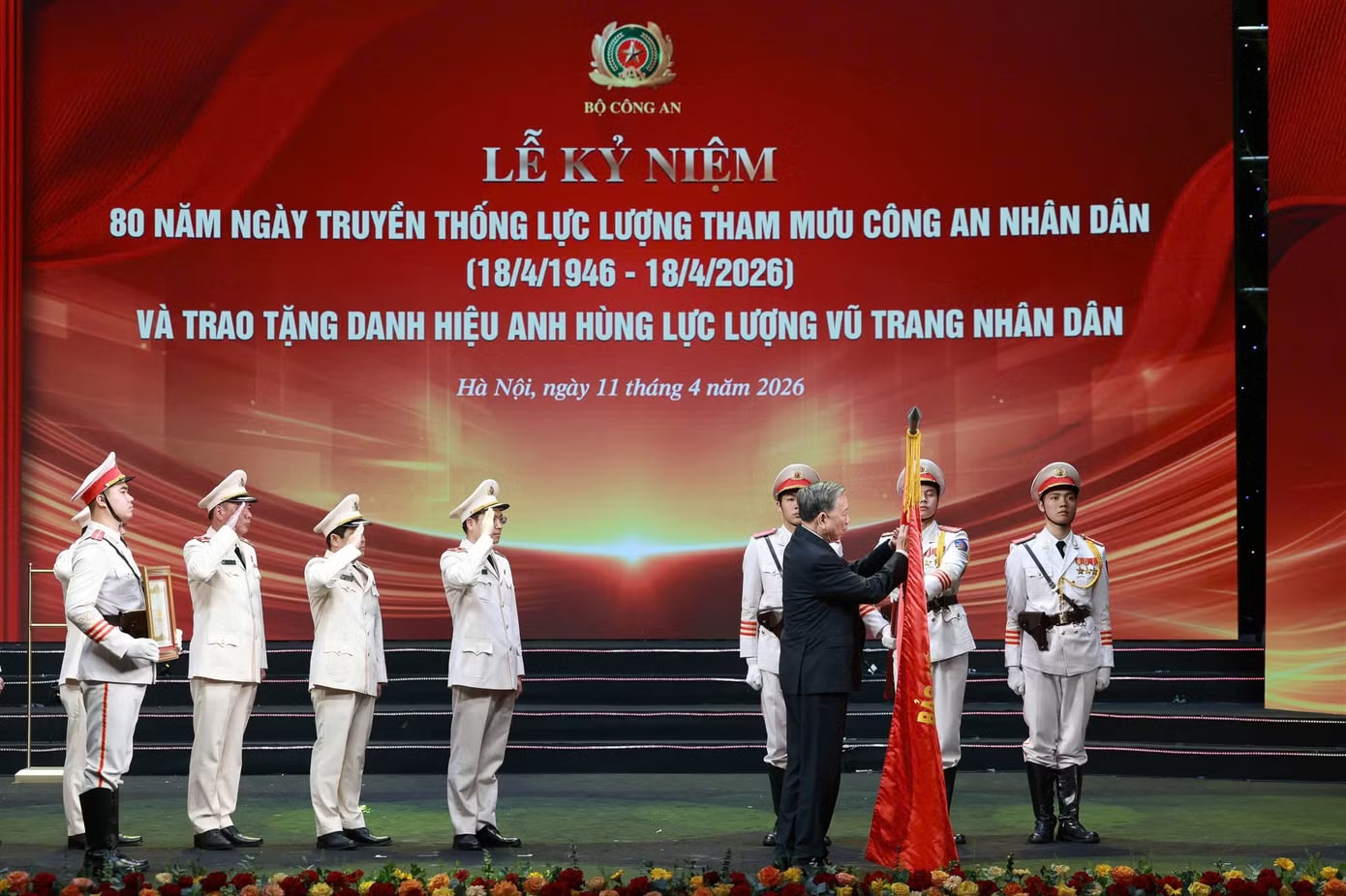 Tổng Bí thư, Chủ tịch nước Tô Lâm dự Lễ kỷ niệm 80 năm Ngày truyền thống lực lượng Tham mưu Công an nhân dân - Ảnh 7.