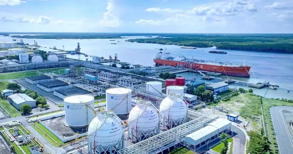 Nhập khẩu LPG trong 3 tháng đầu năm tăng hơn 46% so với cùng kỳ năm ngoái, song giá bán lẻ gas vẫn tăng rất mạnh. Nhập khẩu khí dầu mỏ hóa lỏng tăng mạnh, vì sao giá gas vẫn leo thang? - Ảnh 1.