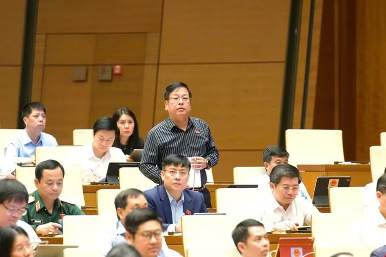 Sao không cho phép chủ tịch xã ủy quyền chứng thực giấy khai sinh, khai tử, chứng nhận kết hôn? - Ảnh 2.