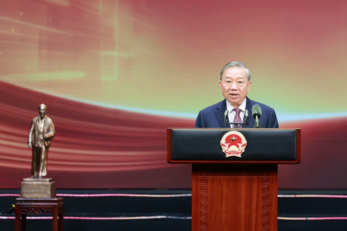 Tổng Bí thư, Chủ tịch nước Tô Lâm phát biểu tại lễ kỷ niệm. Ảnh: Như Ý. Tổng Bí thư, Chủ tịch nước Tô Lâm dự Lễ kỷ niệm 80 năm Ngày truyền thống lực lượng Tham mưu Công an nhân dân - Ảnh 5.