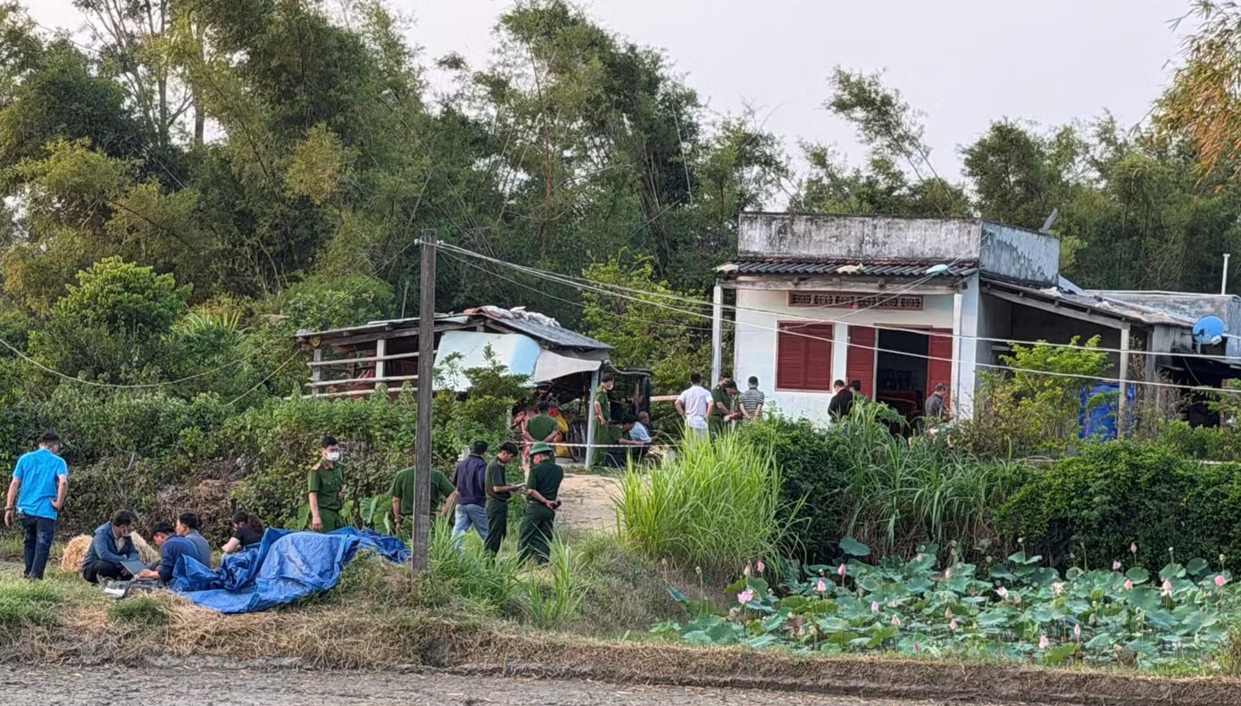 Ngôi nhà bà Đ. nơi xảy ra sự việc. Giám đốc Công an tỉnh Gia Lai thông tin về vụ 4 người tử vong trong cùng căn nhà - Ảnh 1.