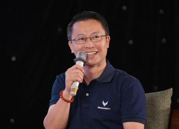 Giáo sư Vật lý đầu tiên của Việt Nam được bầu vào APS Fellow: Lọt top 1% thế giới, được tỷ phú Phạm Nhật Vượng chiêu mộ, nhận học bổng toàn phần của Anh