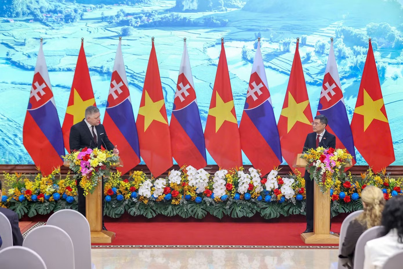 Việt Nam và Slovakia nâng cấp quan hệ lên Đối tác chiến lược - Ảnh 1.