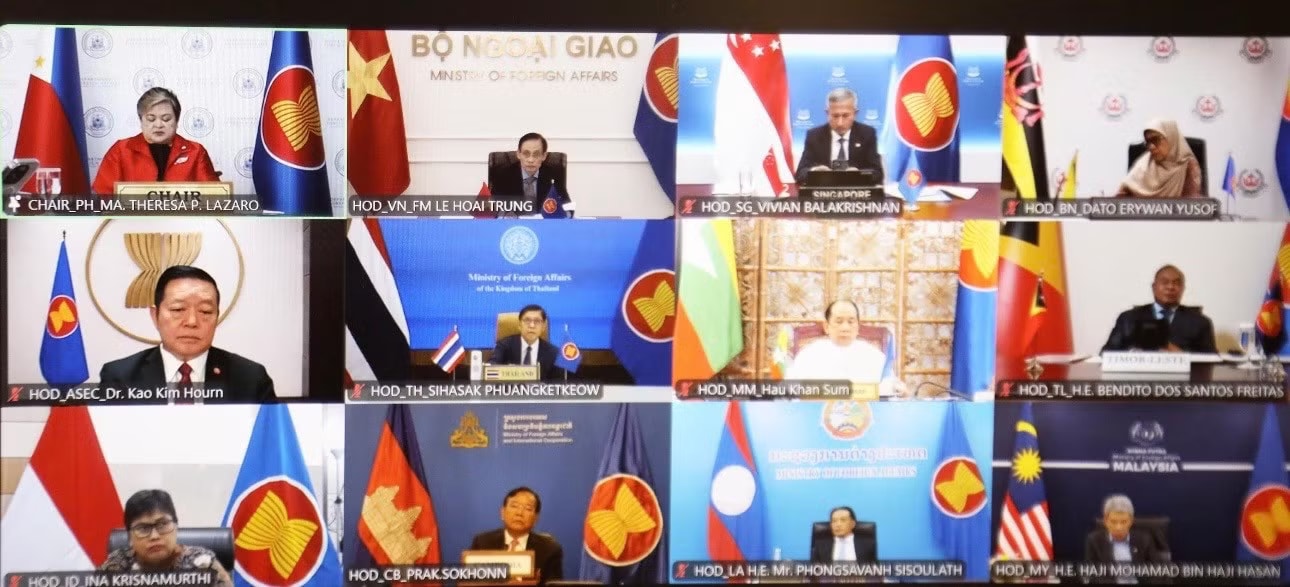 Các Bộ trưởng Ngoại giao ASEAN họp trực tuyến ngày 13/4. Ảnh: Mofa ASEAN kêu gọi đảm bảo lưu thông thông suốt tại eo biển Hormuz - Ảnh 2.