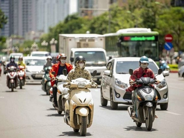 Nắng nóng gay gắt bao phủ toàn miền Bắc