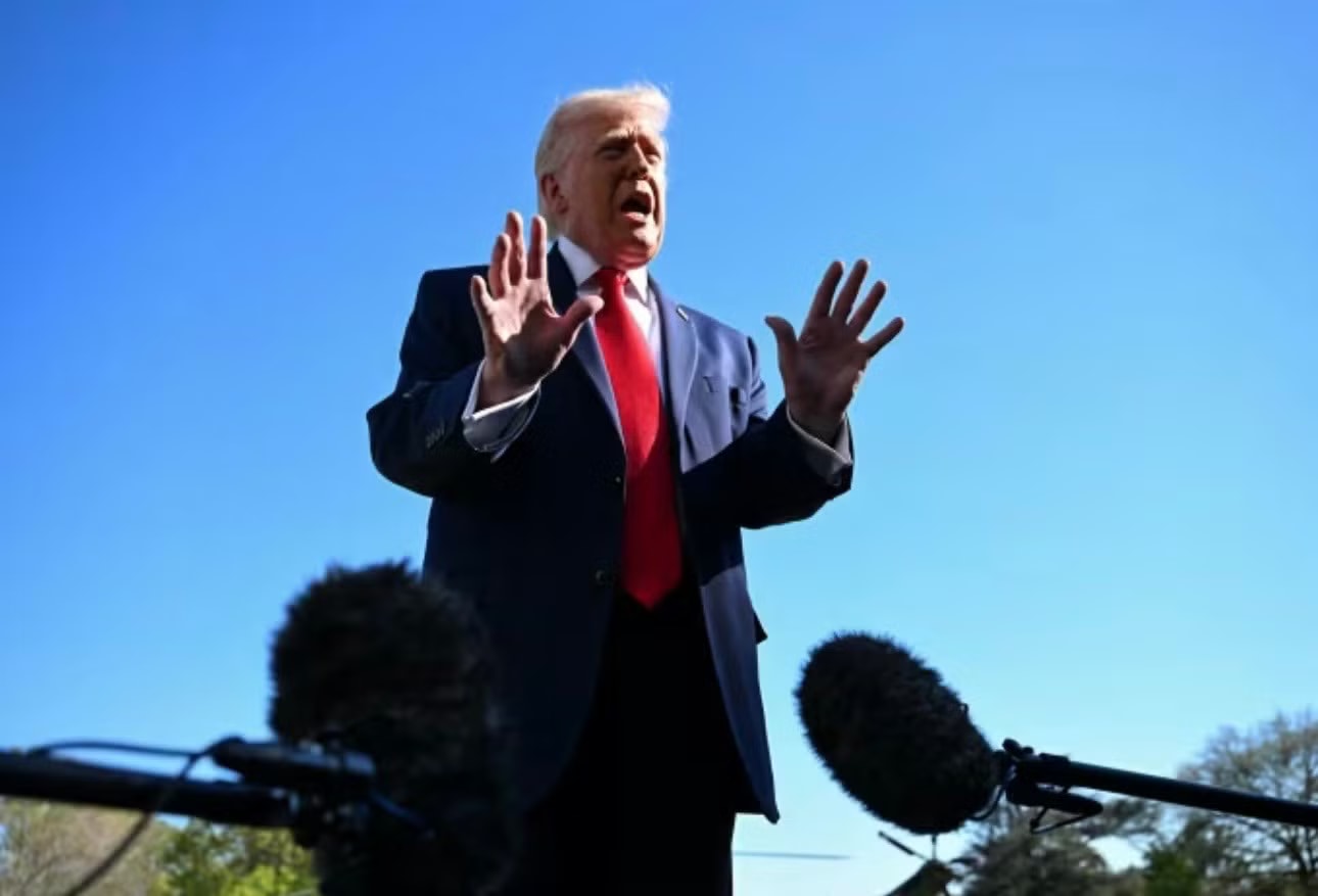 Tổng thống Mỹ Donald Trump. (Ảnh: Reuters) Đe dọa phong toả eo biển Hormuz: Nước cờ mạo hiểm của Tổng thống Mỹ Trump - Ảnh 1.