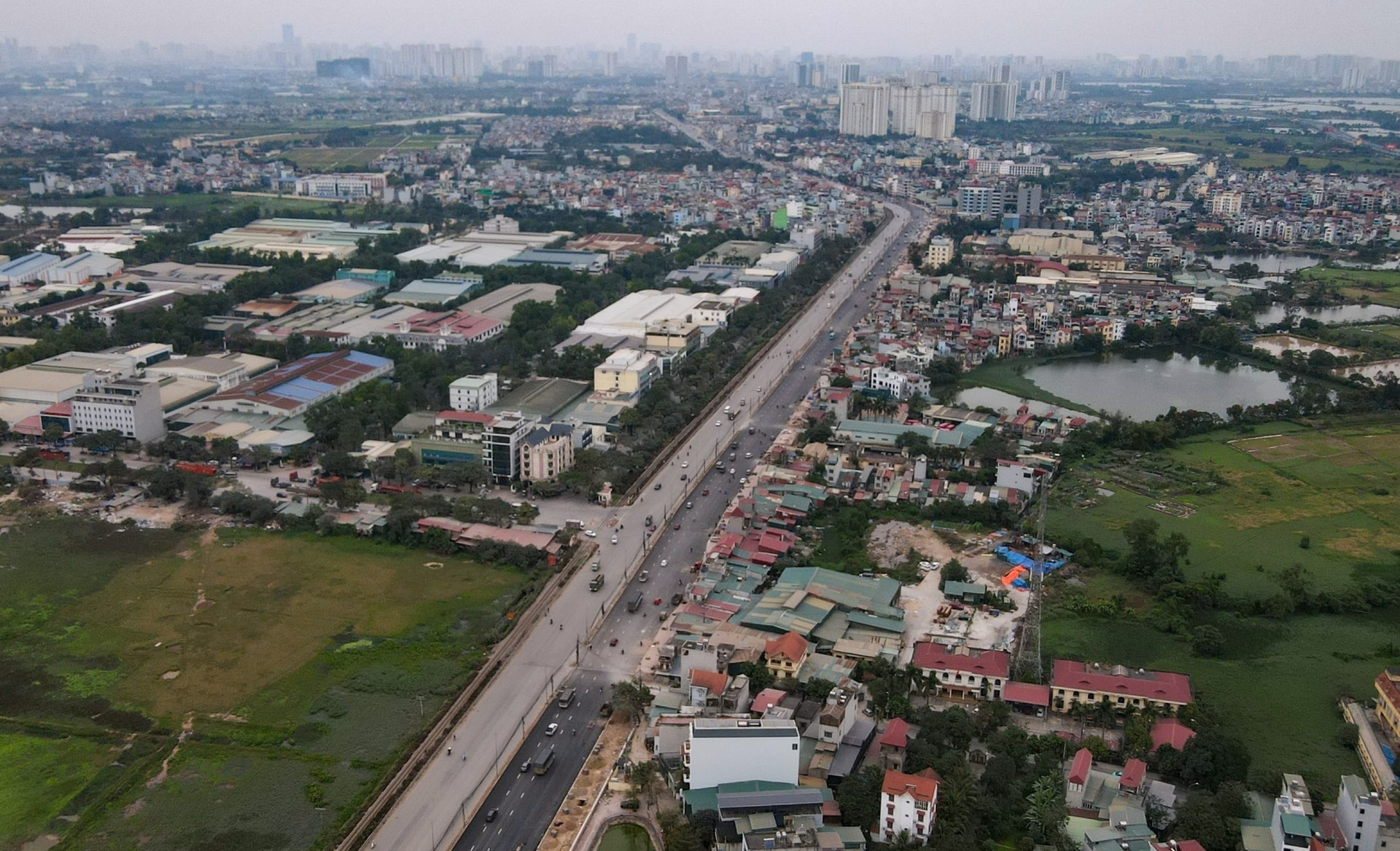 Chính thức hoàn thành nâng cấp tuyến đường gần 4km sau 15 năm chờ đợi, giải cứu kẹt xe phía Nam Thủ đô- Ảnh 1. Chính thức hoàn thành nâng cấp tuyến đường gần 4km sau 15 năm chờ đợi, giải cứu kẹt xe phía Nam Thủ đô- Ảnh 1.