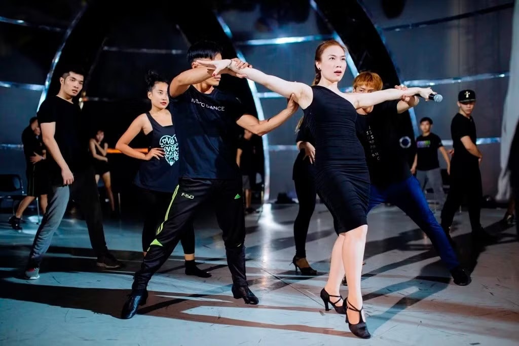 Đề xuất 'sát hạch hát live' cho ca sĩ Việt - Ảnh 2.