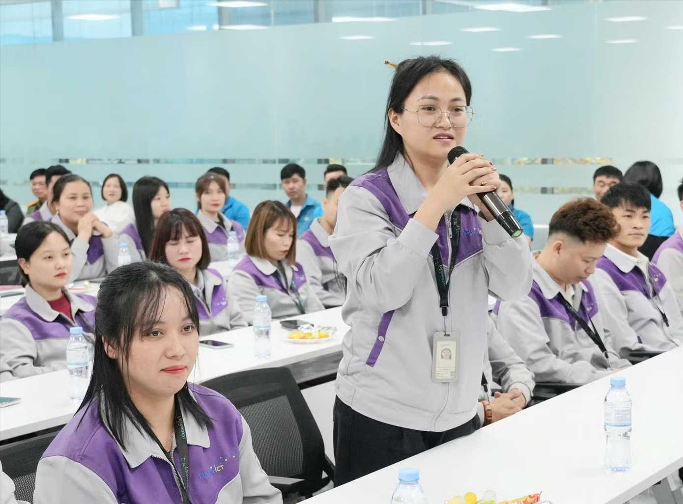 Người lao động Công ty TNHH Luxshare-<a style='text-decoration: none;' href='/ICT'>ICT</a> chia sẻ tâm tư, nguyện vọng tại buổi làm với Tổng Liên đoàn Lao động Việt Nam. Dự án của Trung Quốc đầu tư tại Bắc Ninh nhiều nhất - Ảnh 2.
