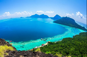 Hòn đảo duy nhất ở Đông Nam Á thuộc lãnh thổ 3 quốc gia, có 'người cá' sinh sống, du khách phải xin giấy phép để tham quan