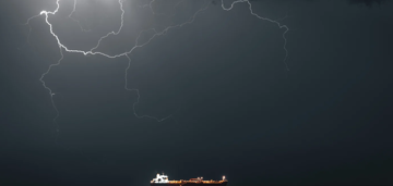 Mỹ phong tỏa eo biển Hormuz, chuyên gia cảnh báo cú sốc năng lượng lớn nhất lịch sử