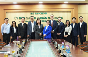 UBCKNN làm việc với Sở Giao dịch Chứng khoán London, mở kênh tiếp cận vốn quốc tế cho doanh nghiệp Việt