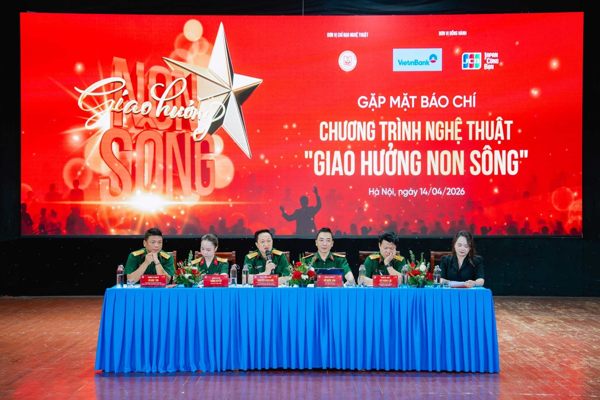 1. Toàn cảnh