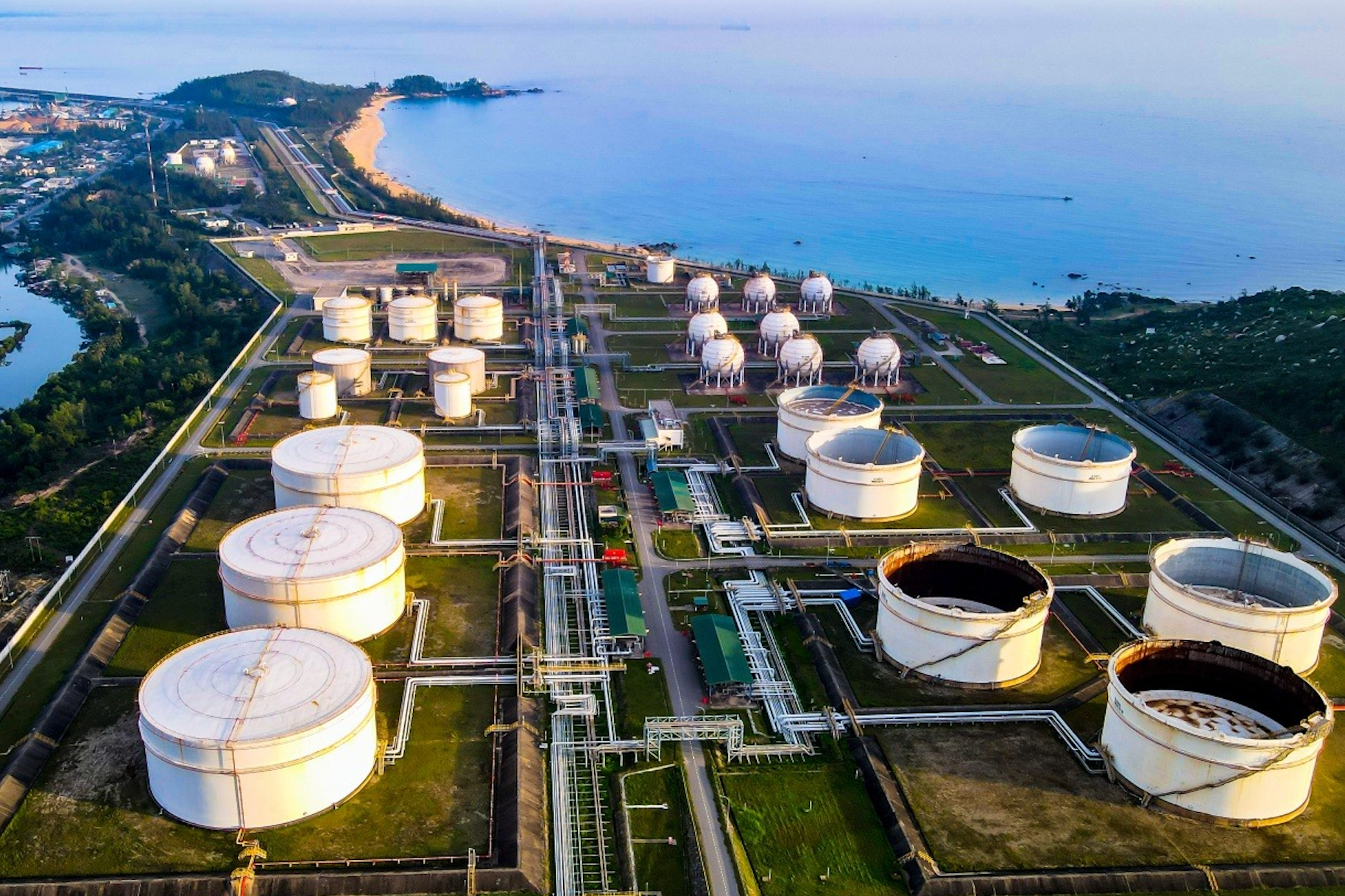 phan-ung-nhanh-voi-tinh-huong-kho-binh-xang-dau-cua-viet-nam-duoc-dam-bao-ra-sao-3318.png