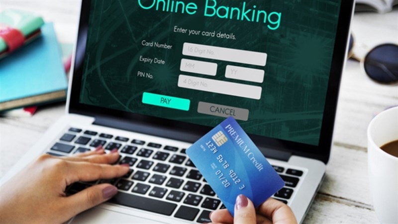 Hơn 688.000 tài khoản, ví điện tử, thẻ ngân hàng bị 'gắn cờ đỏ' cảnh báo rủi ro giao dịch - Ảnh 1.