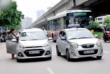 Đề xuất xử phạt đến 14 triệu đồng đối với tài xế ô tô biển trắng thực hiện hành vi này