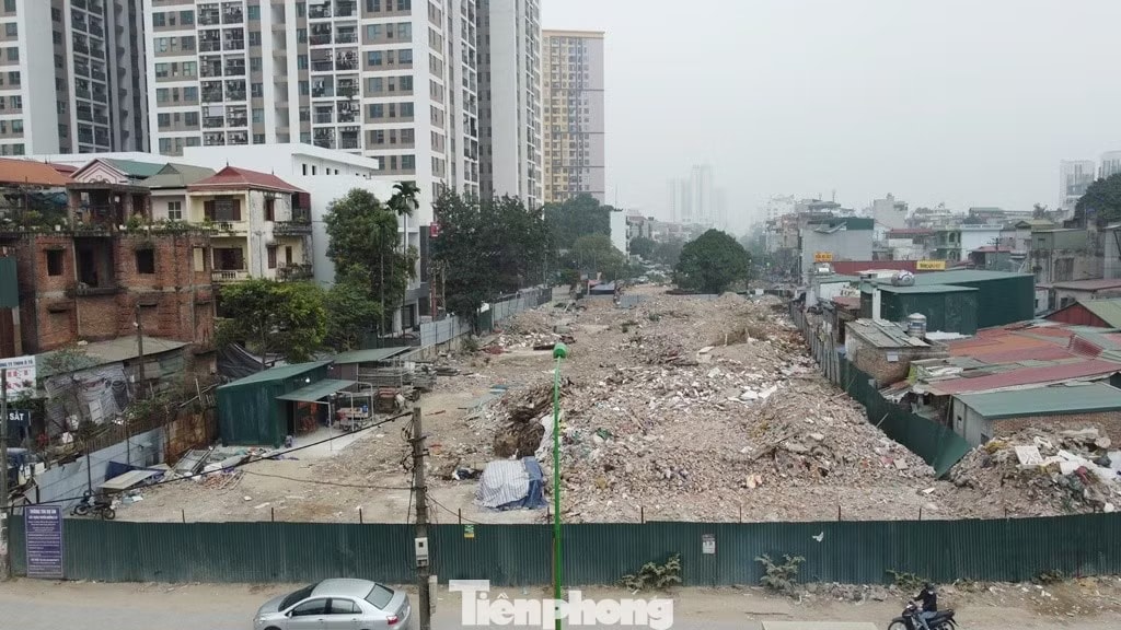 Quá hạn bàn giao, Vành đai 2,5 đoạn Dịch Vọng – Thượng Đình vẫn 'kẹt' mặt bằng - Ảnh 1.