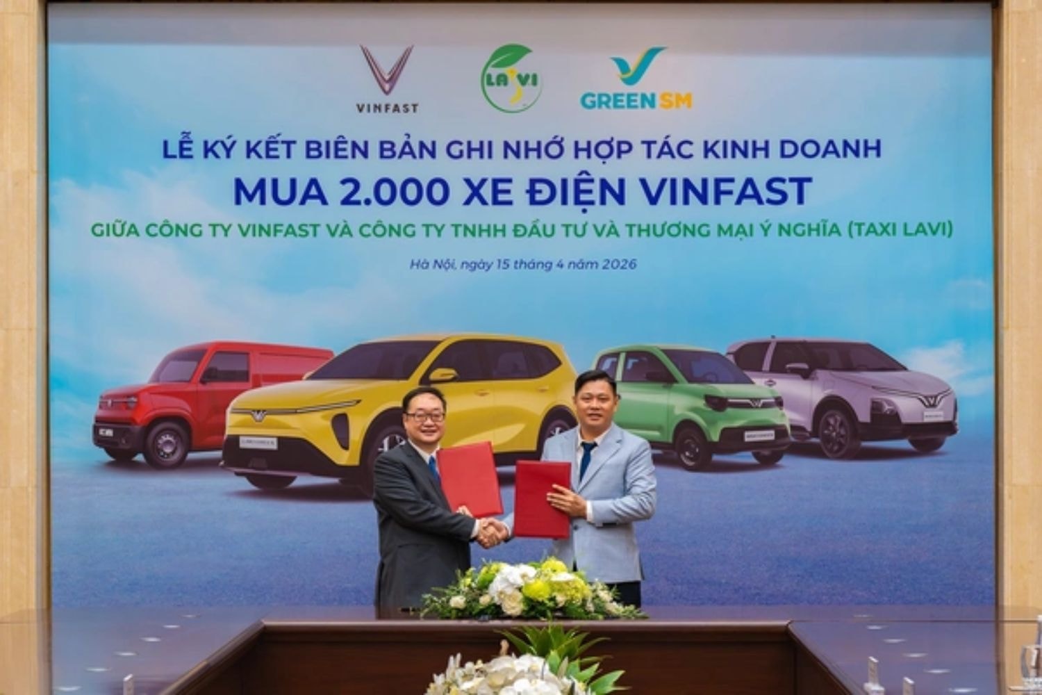 Bỏ hoàn toàn xe xăng, một hãng taxi vừa chốt 2.000 chiếc ô tô điện của tỷ phú Phạm nhật Vượng - Ảnh 1.
