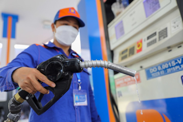 Giá dầu diesel tiếp tục giảm mạnh từ 0h00 ngày 16/4