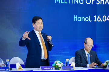 [LIVE] ĐHĐCĐ FPT 2026: Chuyển FPT Telecom về Bộ Công an làm đẹp hơn bảng cân đối kế toán, Chủ tịch nói về sự 'tái sinh'