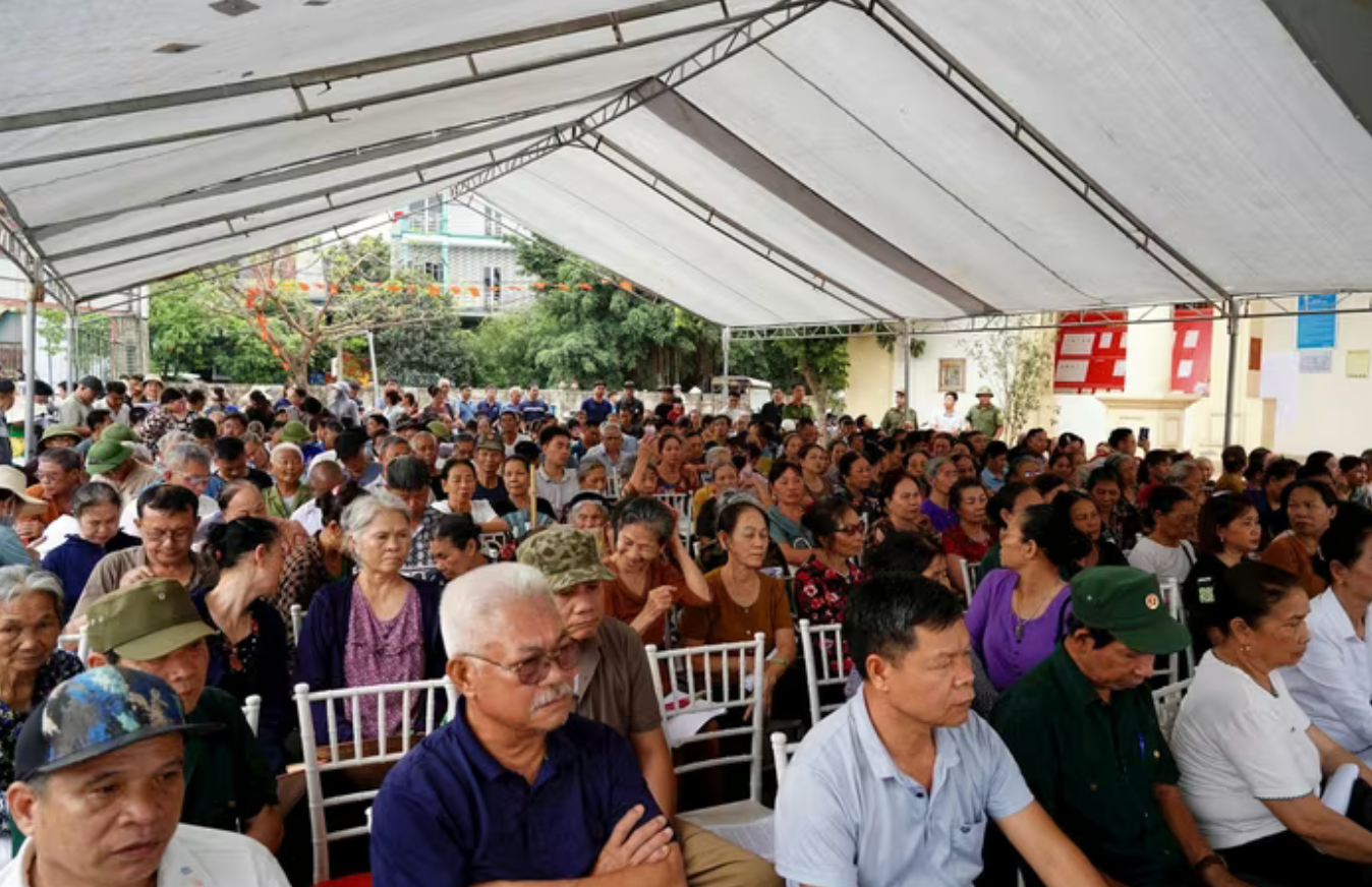 Người dân mong muốn Nhà nước nâng mức tiền bồi thường thu hồi đất tại đại dự án 925.000 tỷ sở hữu sân vận động lớn nhất thế giới của Việt Nam- Ảnh 1. Người dân mong muốn Nhà nước nâng mức tiền bồi thường thu hồi đất tại đại dự án 925.000 tỷ sở hữu sân vận động lớn nhất thế giới của Việt Nam- Ảnh 1.