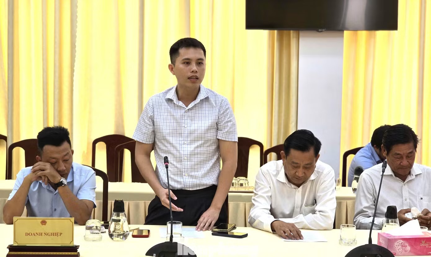 Các DN nêu ý kiến. 'Giải cứu' lúa: Gọi 20 doanh nghiệp may ra có 10 nơi nghe máy - Ảnh 2.