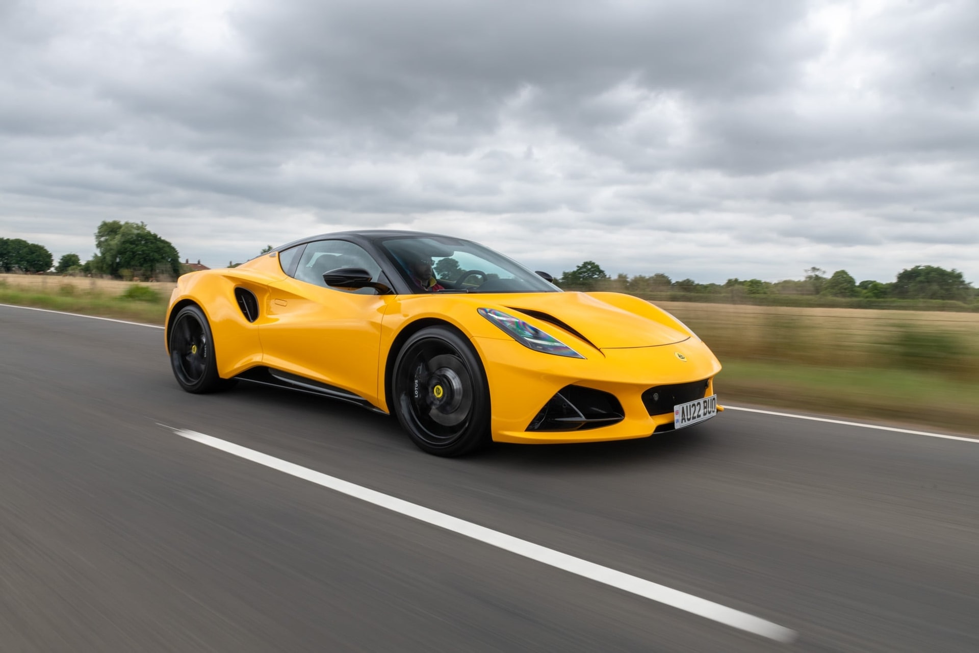 Lotus Emira 1