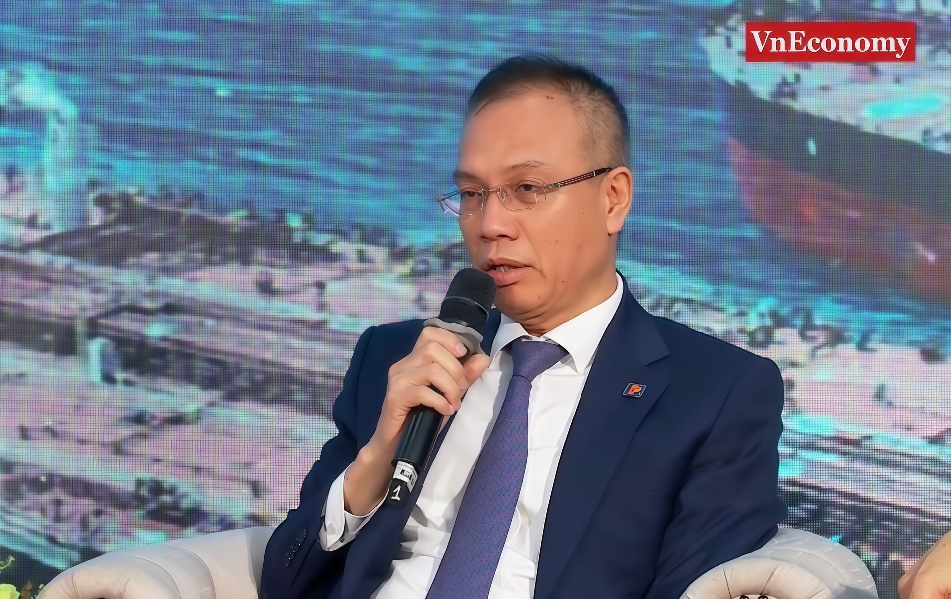 Ông Nguyễn Xuân Hùng, Phó Tổng giám đốc Tập đoàn Xăng dầu Việt Nam (Petrolimex)