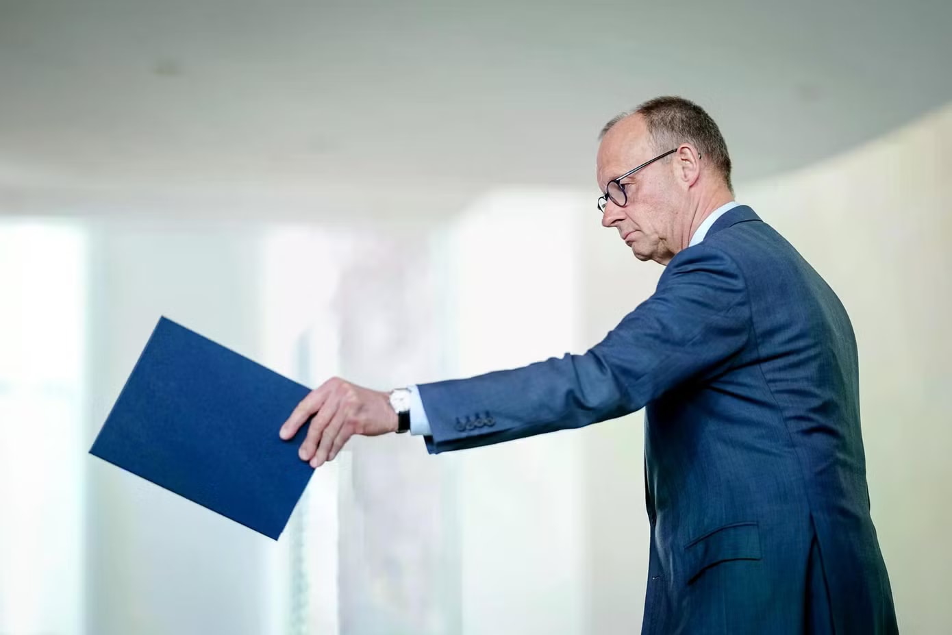 Thủ tướng Đức Friedrich Merz. Đức nêu điều kiện tham gia rà phá thủy lôi ở eo biển Hormuz - Ảnh 1.