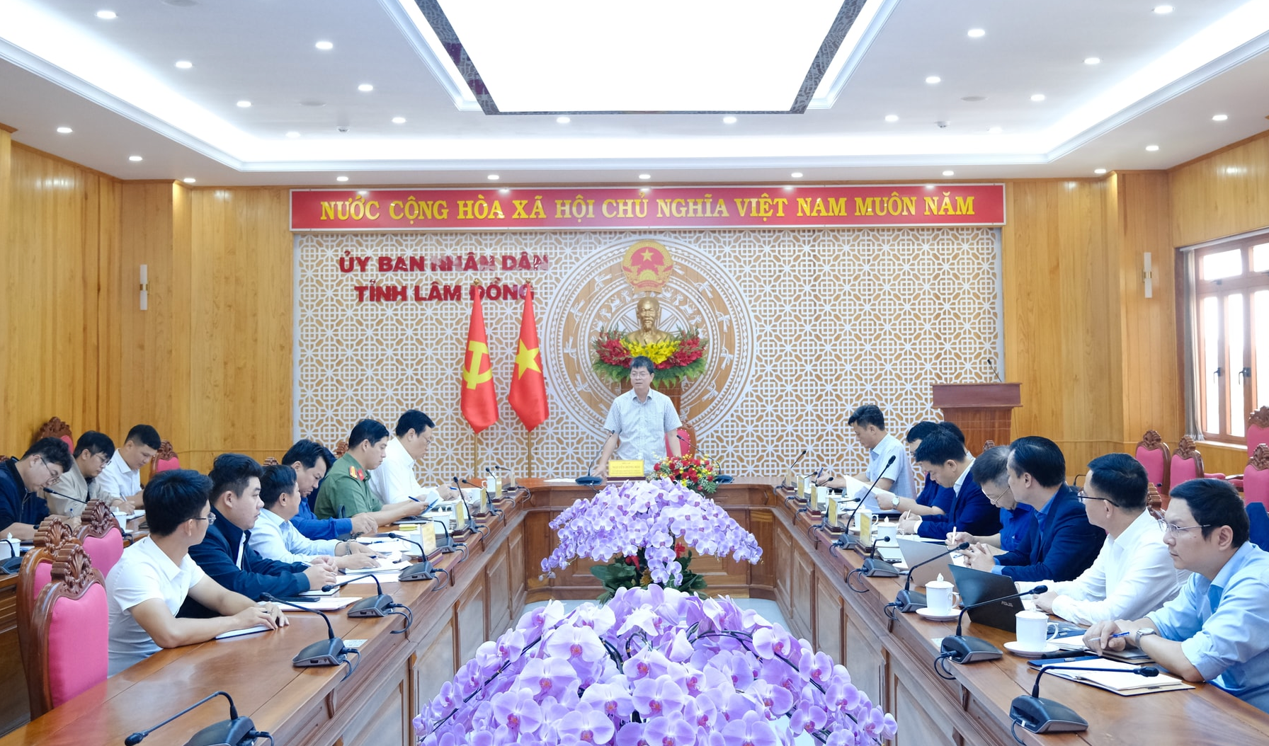 Sau 4 tháng khởi công nhưng chưa thi công, cao tốc xuyên rừng đẹp nhất Việt Nam nhận chỉ đạo nóng- Ảnh 1. Sau 4 tháng khởi công nhưng chưa thi công, cao tốc xuyên rừng đẹp nhất Việt Nam nhận chỉ đạo nóng- Ảnh 1.