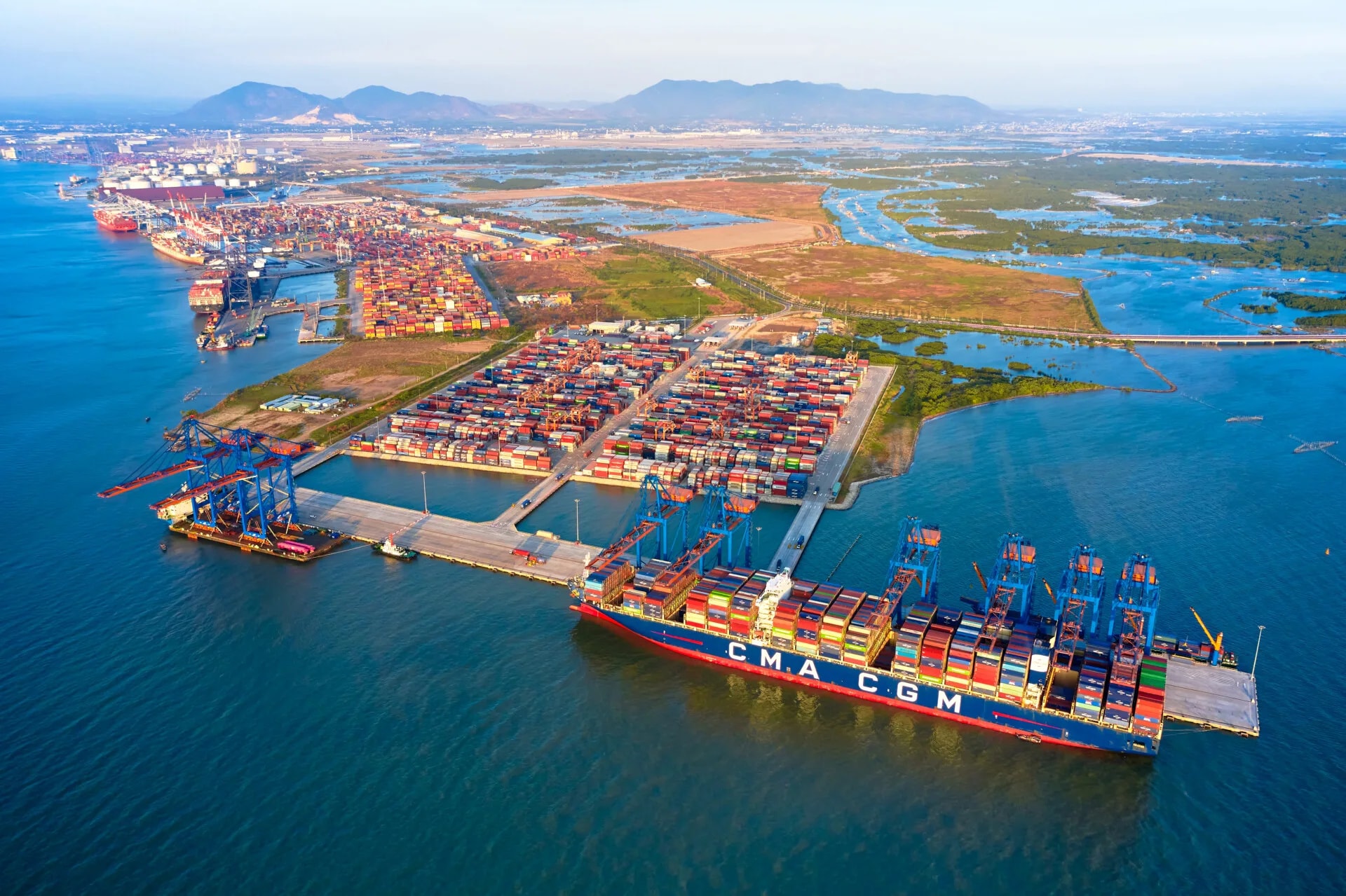Cảng nước sâu Gemalink. Nguồn ảnh: Tập đoàn Gemadept Cảng nước sâu Gemalink. Nguồn ảnh: Tập đoàn Gemadept