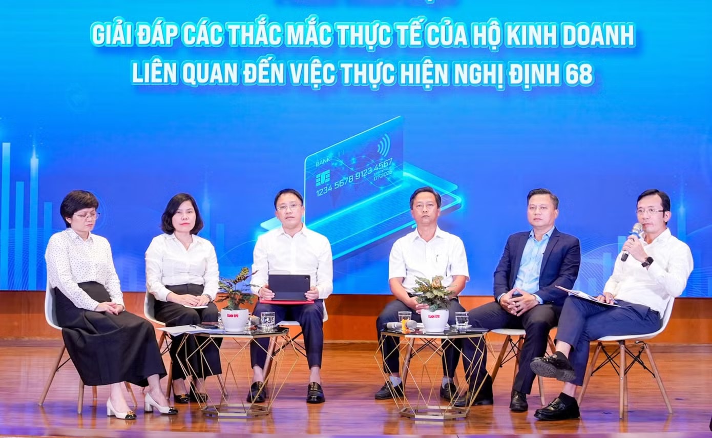 Các chuyên gia ngành thuế tư vấn, giải pháp những thắc mắc cho hộ kinh doanh Hộ kinh doanh lúng túng kê khai thuế - Ảnh 2.