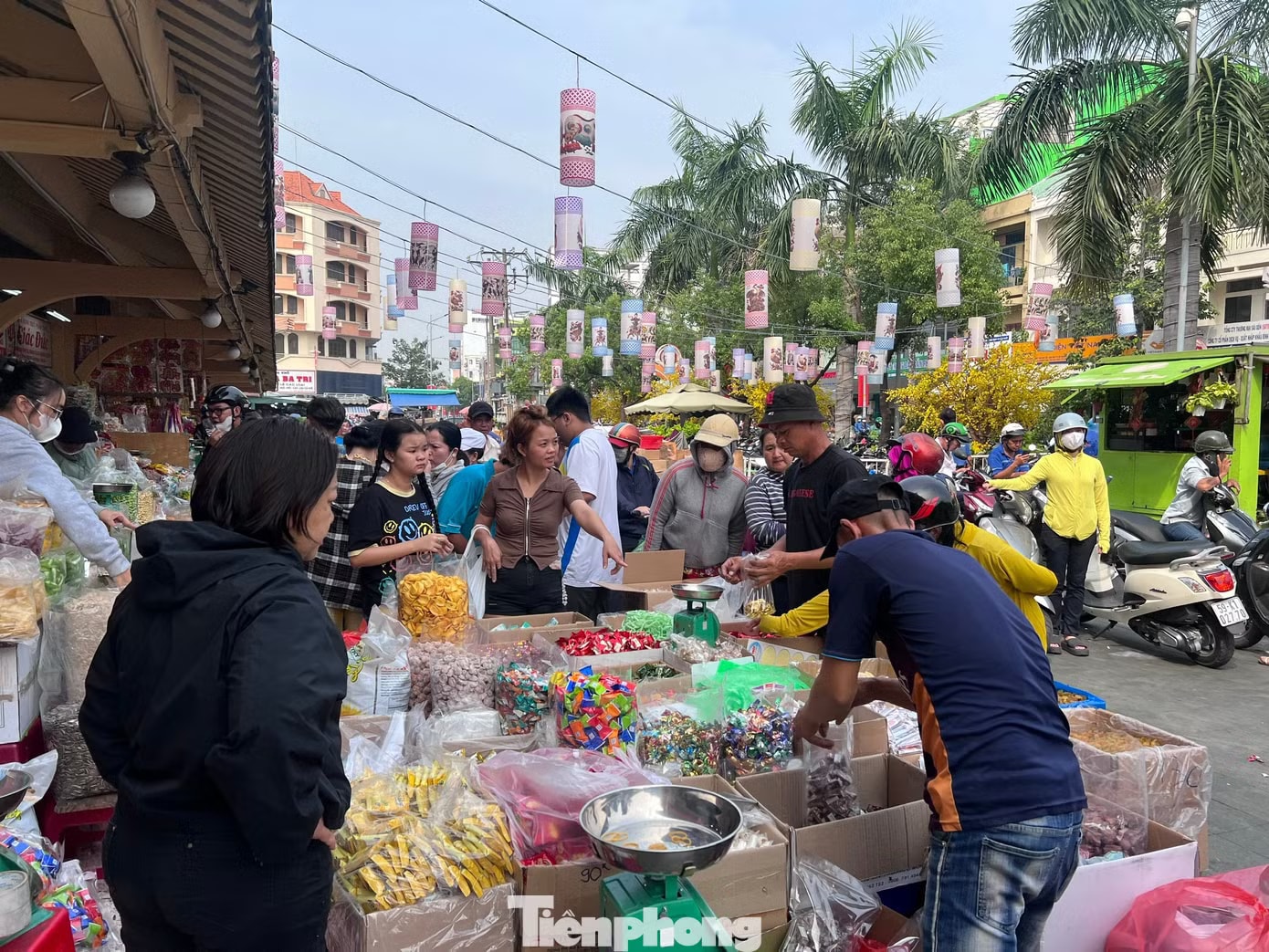 Hộ kinh doanh lo ngại sai sót và rủi ro pháp lý khi kê khai thuế điện tử. Hộ kinh doanh lúng túng kê khai thuế - Ảnh 1.