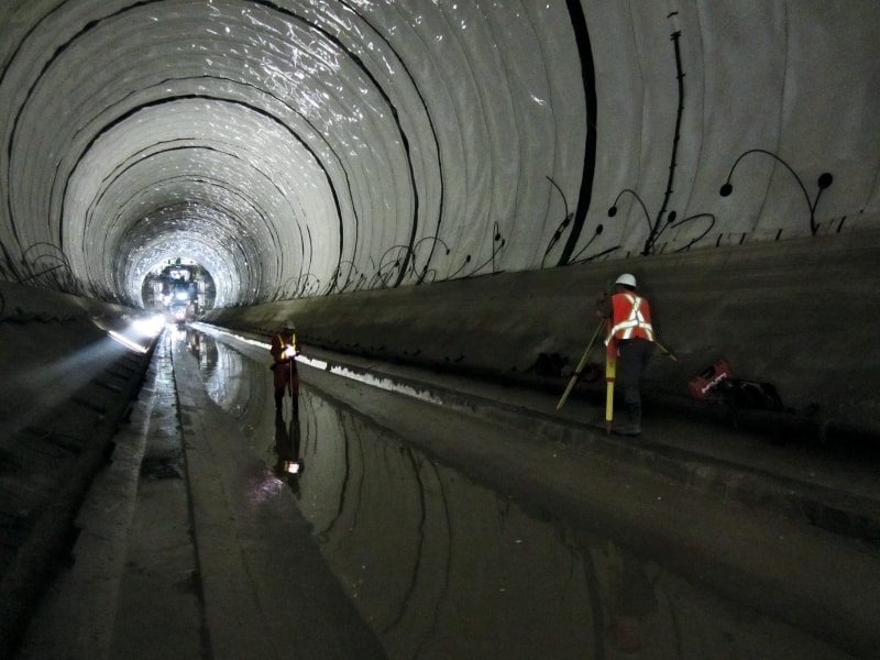 Huy động máy đào hầm TBM khổng lồ, 600 nhân công cùng lúc đào hầm dưới lòng đất, cấp điện cho 160.000 hộ dân - Ảnh 2.