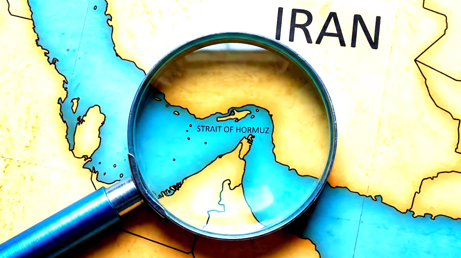 Nóng: Iran lại đóng cửa eo biển Hormuz - Ảnh 1.