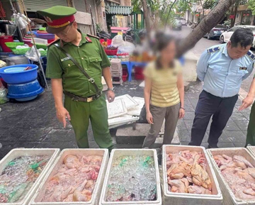 Xử phạt 26,5 triệu đồng một quán phở gà nổi tiếng