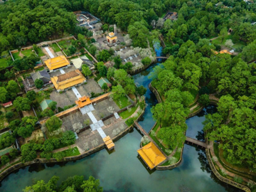 Lăng mộ cổ của ông vua nổi tiếng thương dân, sở hữu kiến trúc 'độc bản' giữa thiên nhiên Huế, hoàn thành chỉ trong 10 tháng